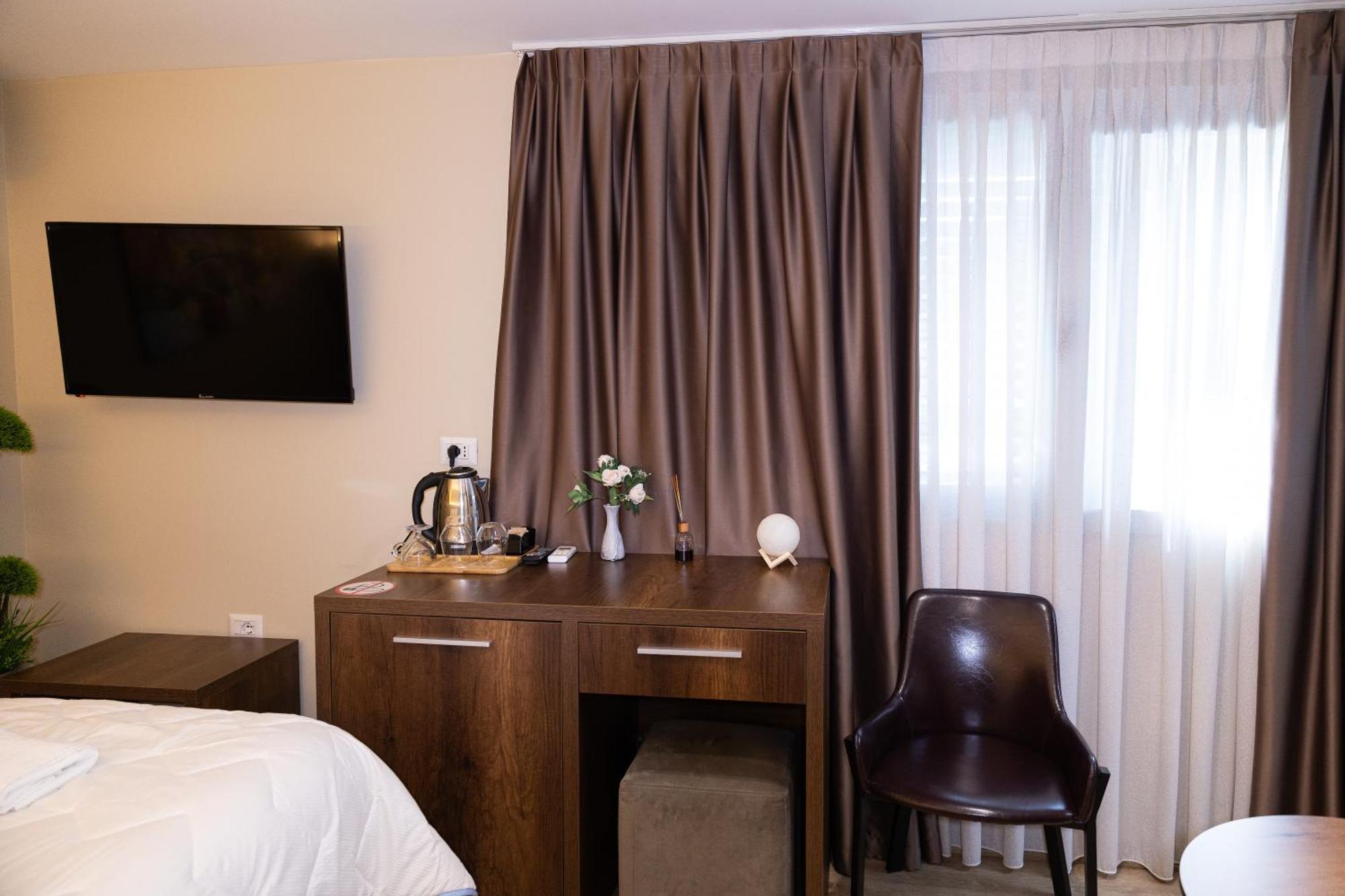 4R Colombo Hotel Tirana Exteriér fotografie