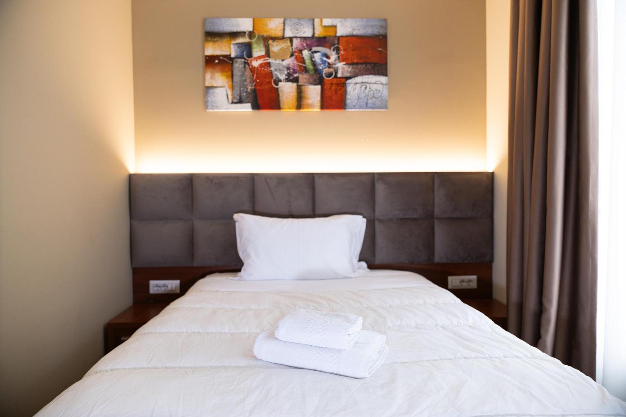 4R Colombo Hotel Tirana Exteriér fotografie